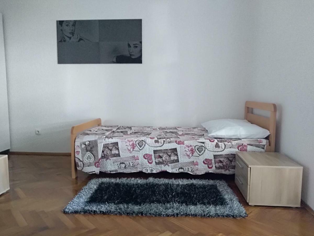 Apartman Lilly Ловран Екстер'єр фото